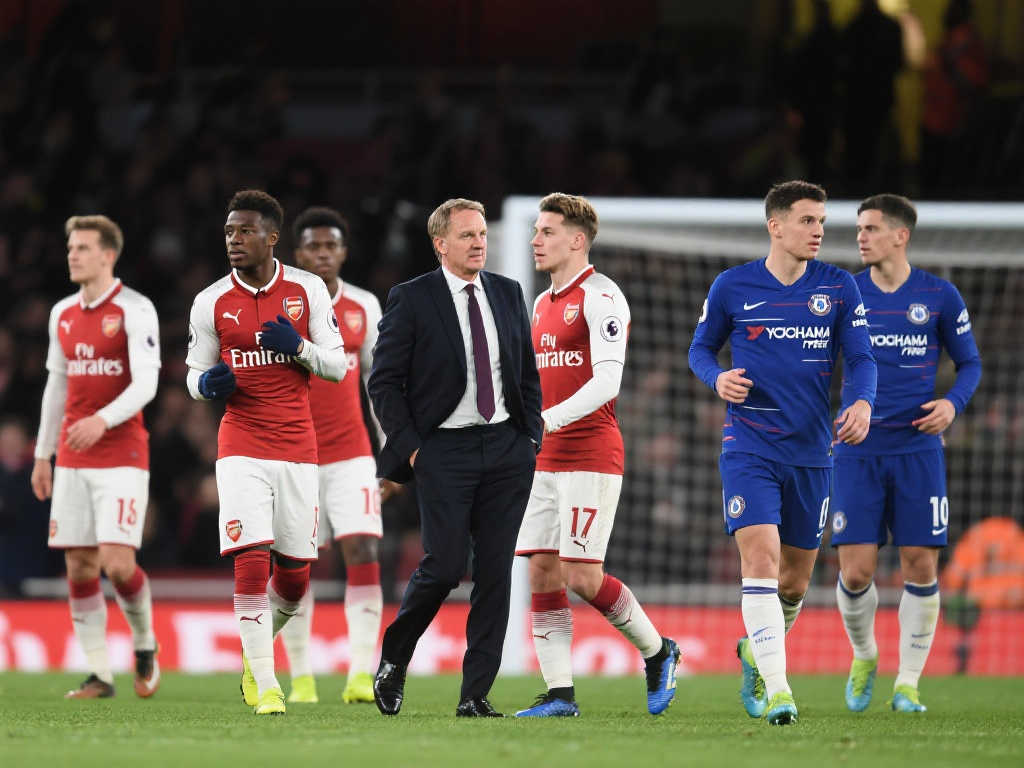 场中并不少 场中并不少